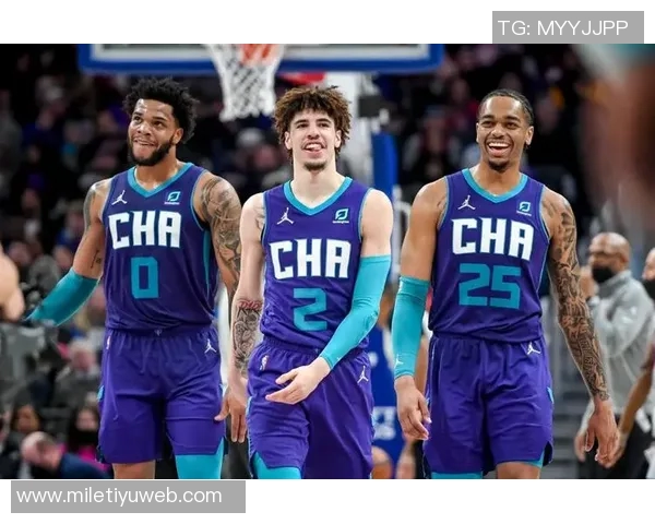 尼克史密斯谈黄蜂与湖人风格差异强调身体对抗的重要性 尼克史密斯谈黄蜂与湖人风格差异强调身体对抗的重要性