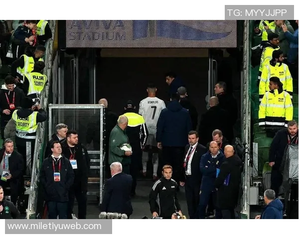 C罗因染红停赛一场已执行不影响世界杯首战出场资格