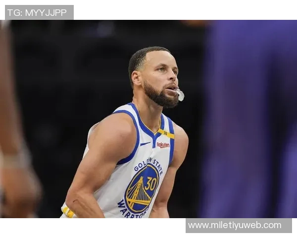 库里半场火力全开三分雨下23分助攻3次展现超级状态