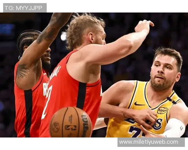 詹姆斯受伤引发的连锁反应东契奇MVP机会增大布朗尼或迎来上场时机 詹姆斯受伤引发的连锁反应东契奇MVP机会增大布朗尼或迎来上场时机